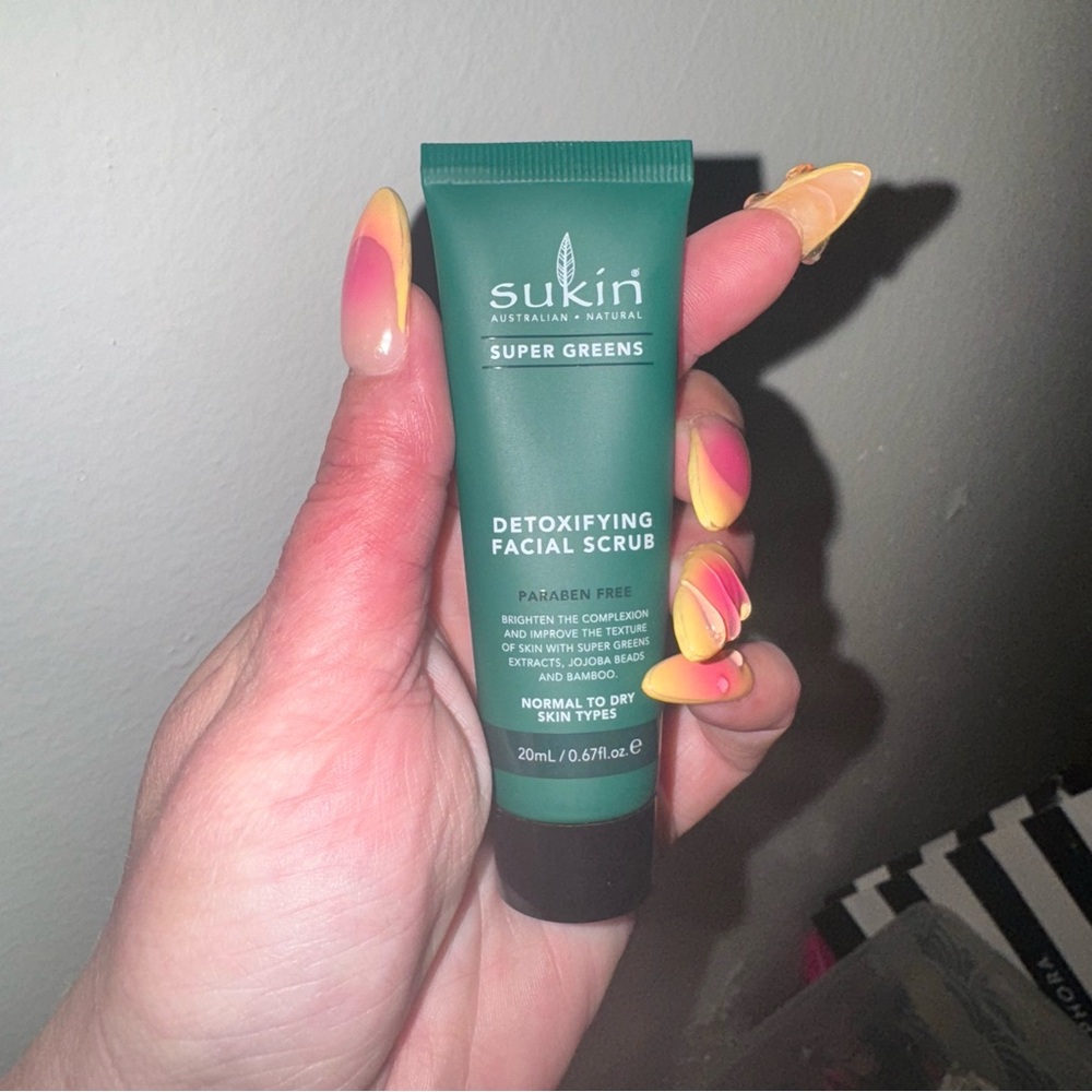 Sukin facial scrub travel size